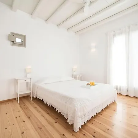 Aelia Serenity, Kampos Nyaraló *