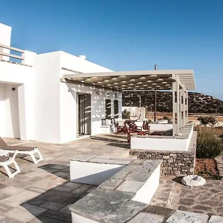 Tatil Evi Aelia Serenity, Kampos Páros