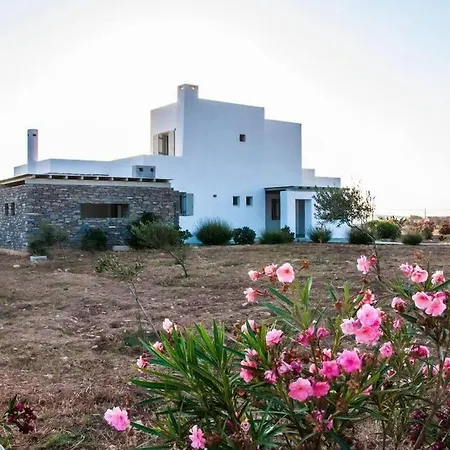 Tatil Evi Aelia Serenity, Kampos Páros